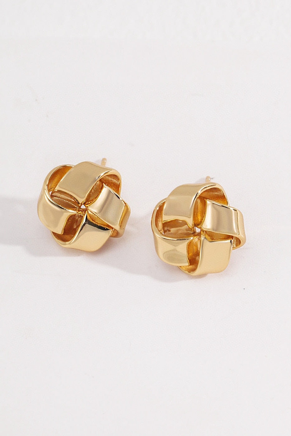 Chic Vintage Gold Knot Stud Earrings in 925 Silver