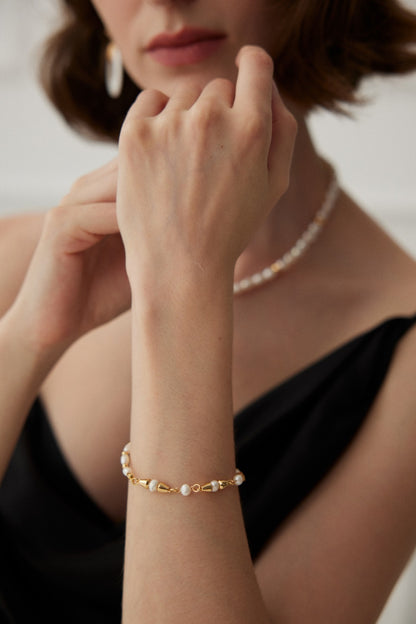 Classic Vintage Gold Natural Pearl Bracelet in 925 Silver