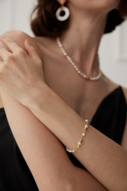 Classic Vintage Gold Natural Pearl Bracelet in 925 Silver